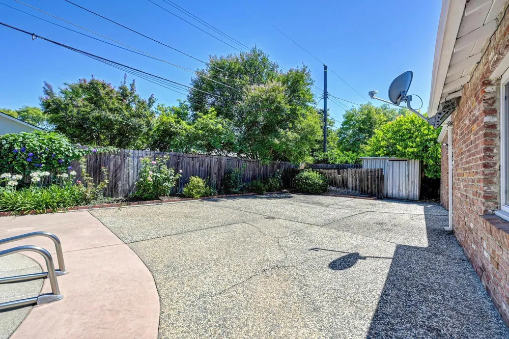 5712 McAdoo Ave, Sacramento, CA 95819