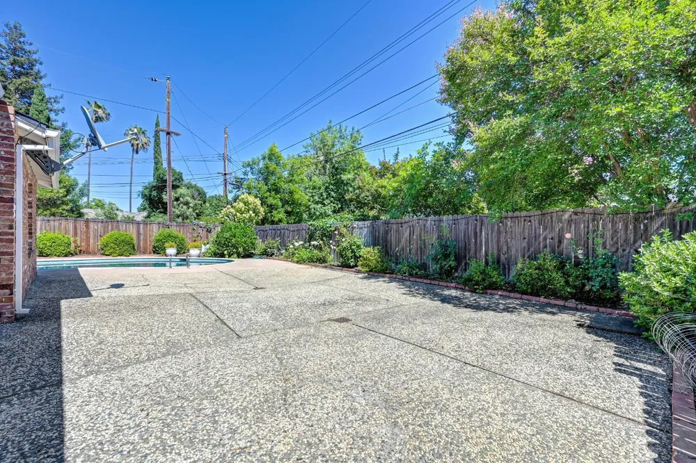 5712 McAdoo Ave, Sacramento, CA 95819