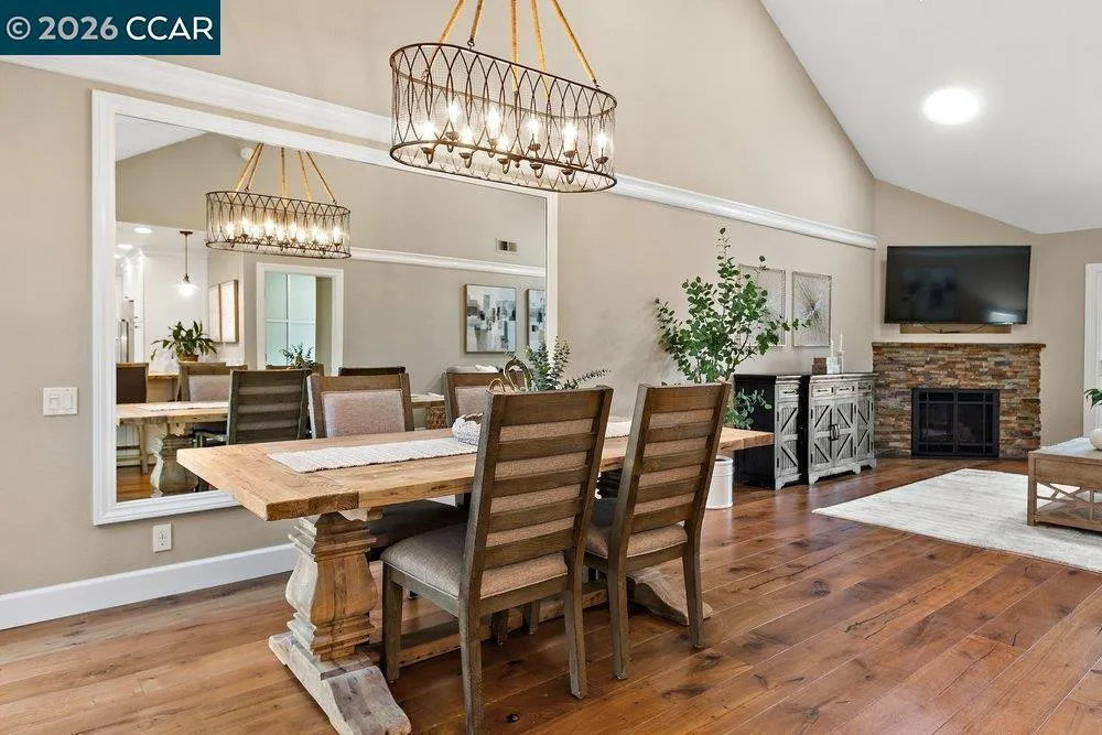 565 Silver Lake Dr, Danville, CA 94526