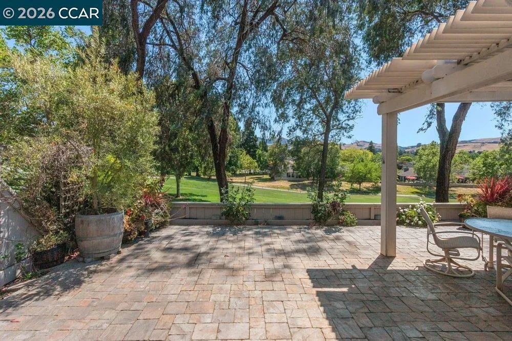 565 Silver Lake Dr, Danville, CA 94526