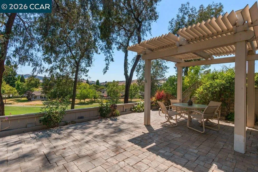 565 Silver Lake Dr, Danville, CA 94526