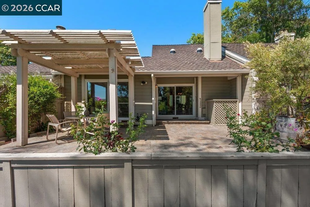565 Silver Lake Dr, Danville, CA 94526