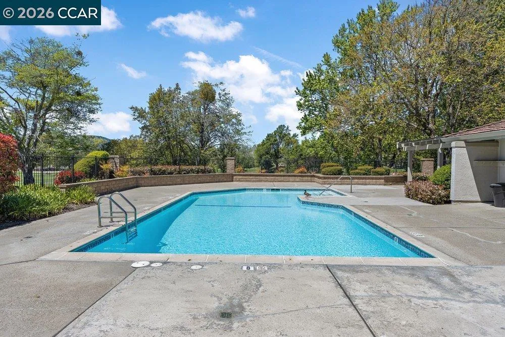 565 Silver Lake Dr, Danville, CA 94526