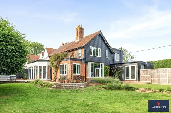 Soulbury Road, Burcott, LU7 photo 1