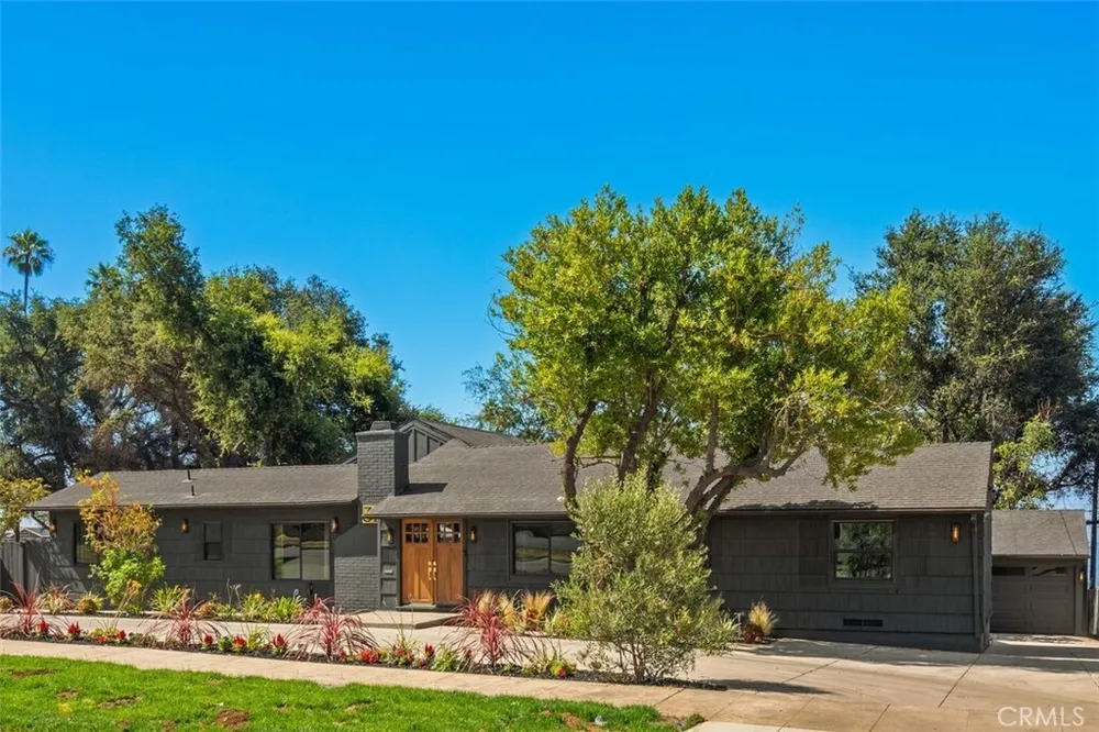 32 W Las Flores Dr, Altadena, CA 91001