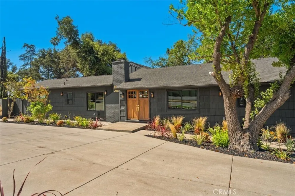 32 W Las Flores Dr, Altadena, CA 91001