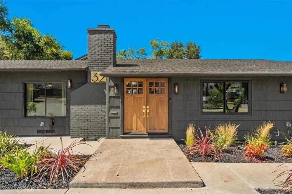 32 W Las Flores Dr, Altadena, CA 91001
