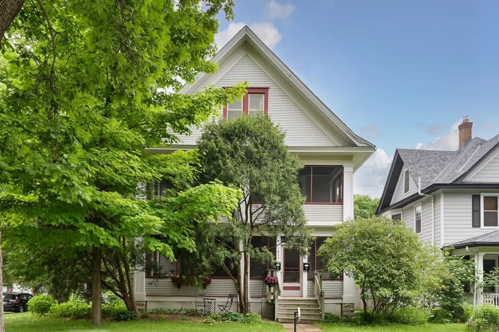 1854 Laurel Ave, St Paul, MN 55104