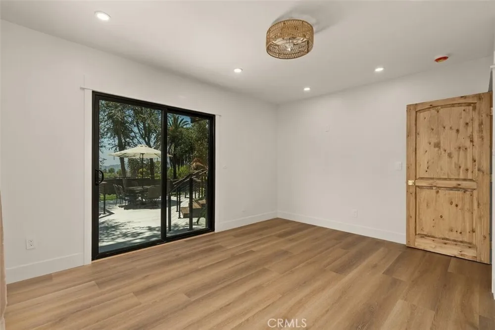 32 W Las Flores Dr, Altadena, CA 91001