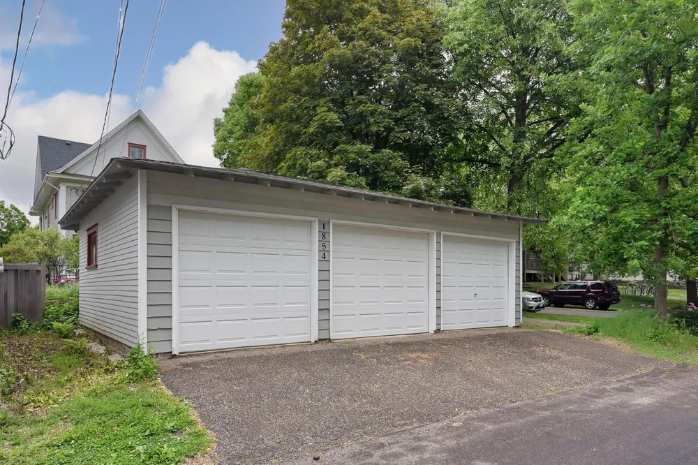 1854 Laurel Ave, St Paul, MN 55104