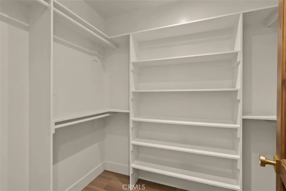32 W Las Flores Dr, Altadena, CA 91001