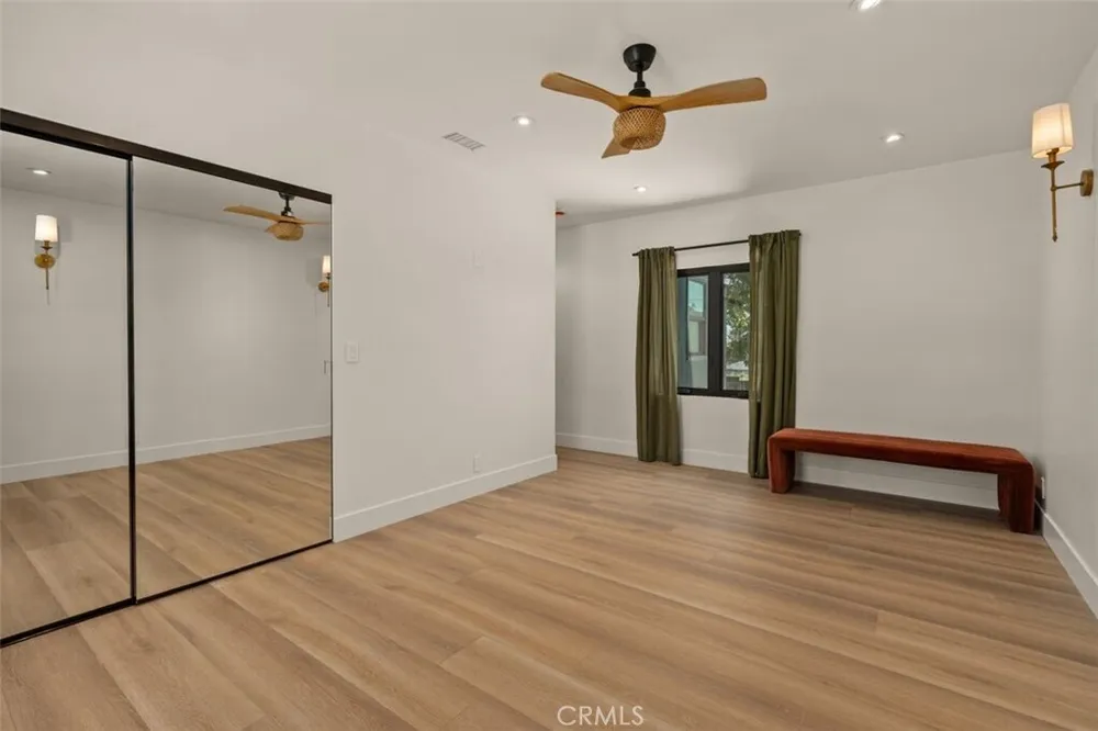 32 W Las Flores Dr, Altadena, CA 91001