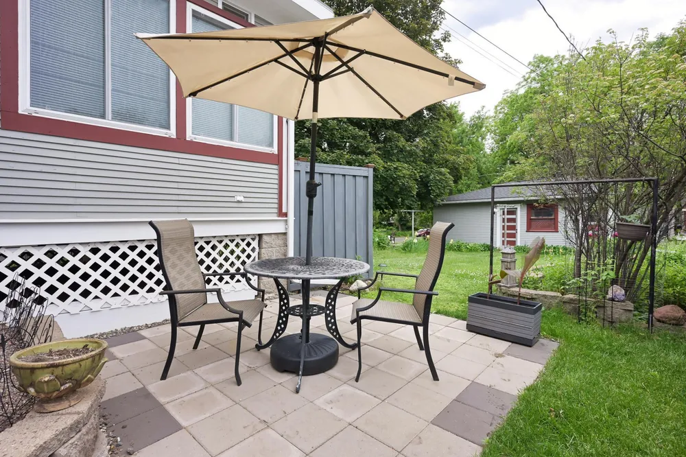 1854 Laurel Ave, St Paul, MN 55104