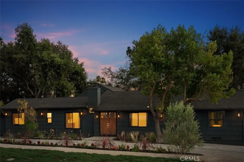 32 W Las Flores Dr, Altadena, CA 91001