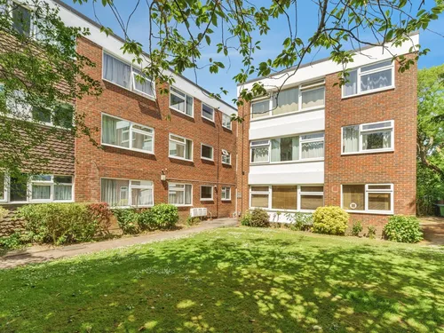 St Andrews Gardens, Worthingphoto