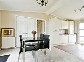 Lechlade Court, Faringdon Road, Lechlade thumb 3