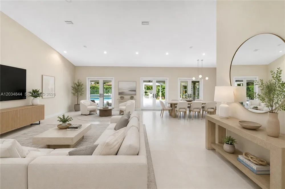 17640 Old Cutler Rd, Palmetto Bay, FL 33157