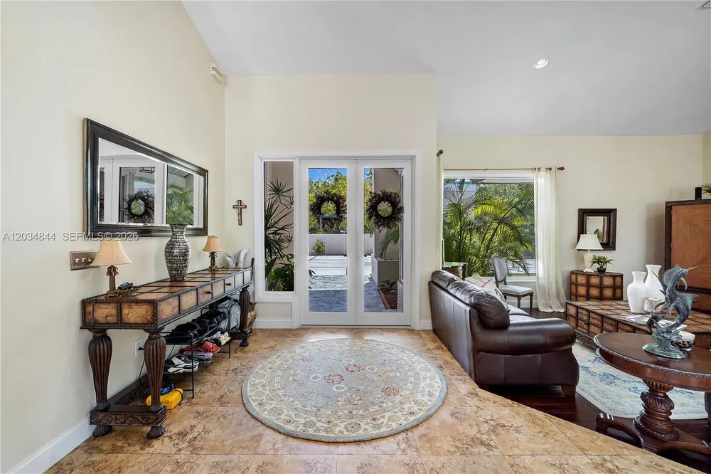 17640 Old Cutler Rd, Palmetto Bay, FL 33157