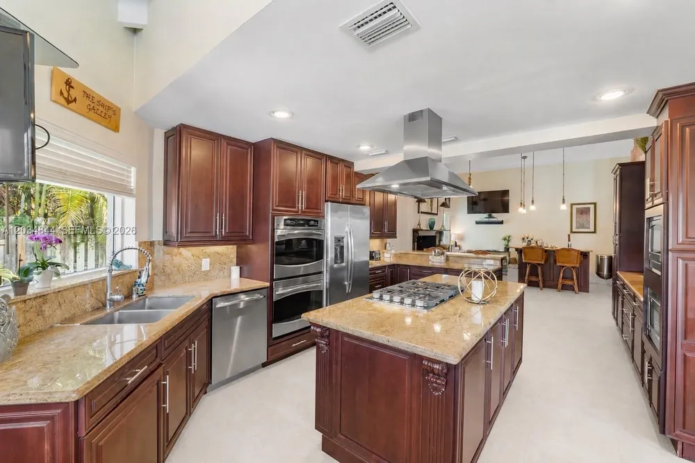 17640 Old Cutler Rd, Palmetto Bay, FL 33157