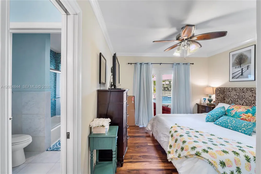 17640 Old Cutler Rd, Palmetto Bay, FL 33157