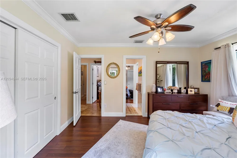 17640 Old Cutler Rd, Palmetto Bay, FL 33157