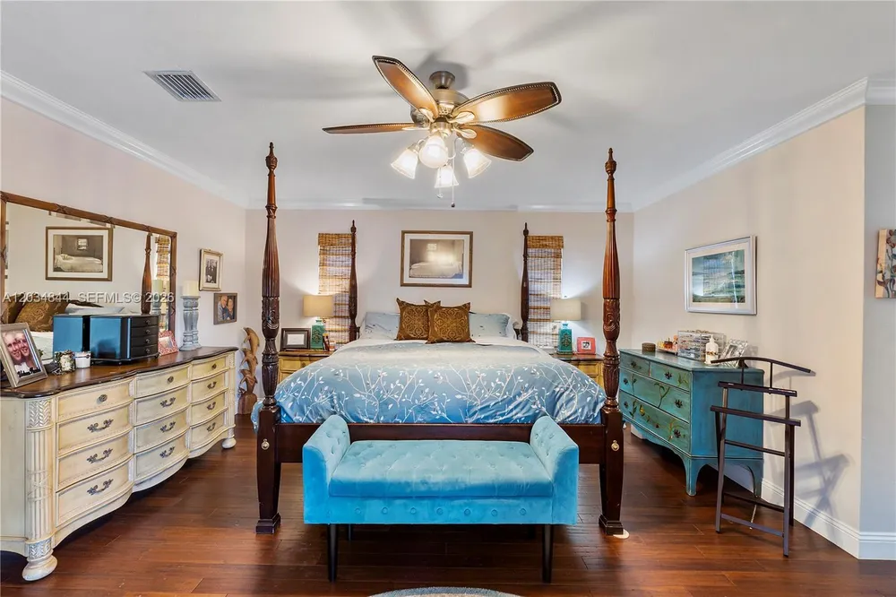 17640 Old Cutler Rd, Palmetto Bay, FL 33157