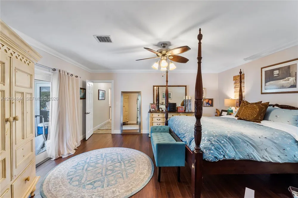 17640 Old Cutler Rd, Palmetto Bay, FL 33157