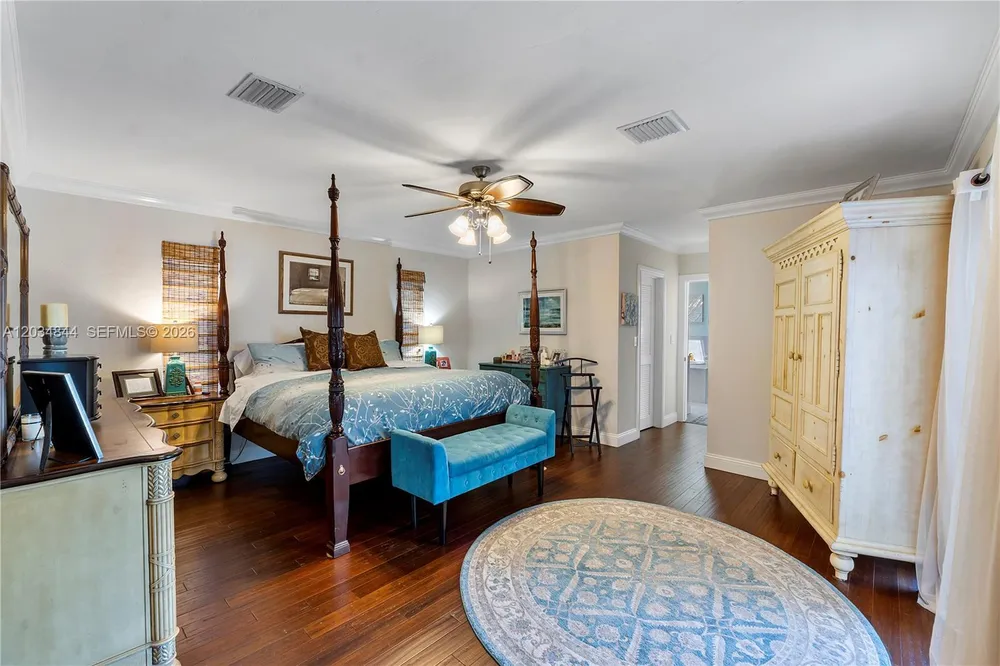17640 Old Cutler Rd, Palmetto Bay, FL 33157