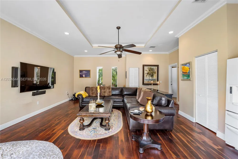 17640 Old Cutler Rd, Palmetto Bay, FL 33157