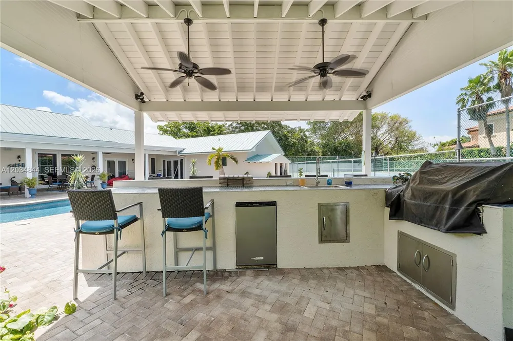 17640 Old Cutler Rd, Palmetto Bay, FL 33157