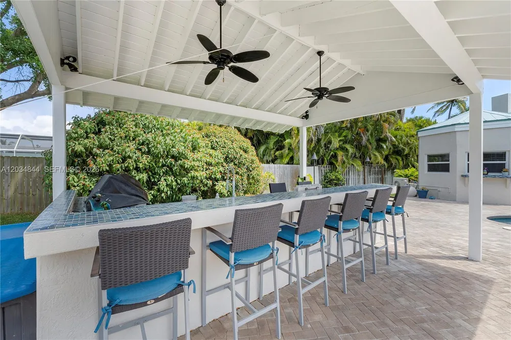 17640 Old Cutler Rd, Palmetto Bay, FL 33157
