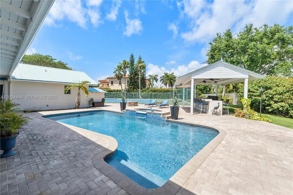 17640 Old Cutler Rd, Palmetto Bay, FL 33157