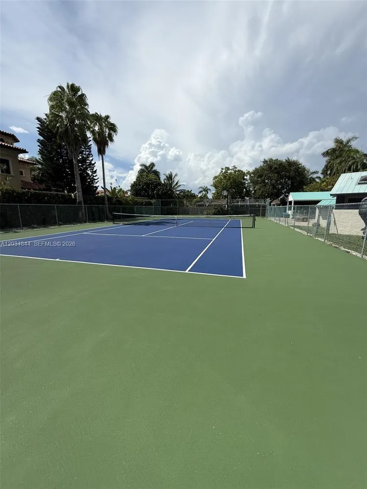 17640 Old Cutler Rd, Palmetto Bay, FL 33157