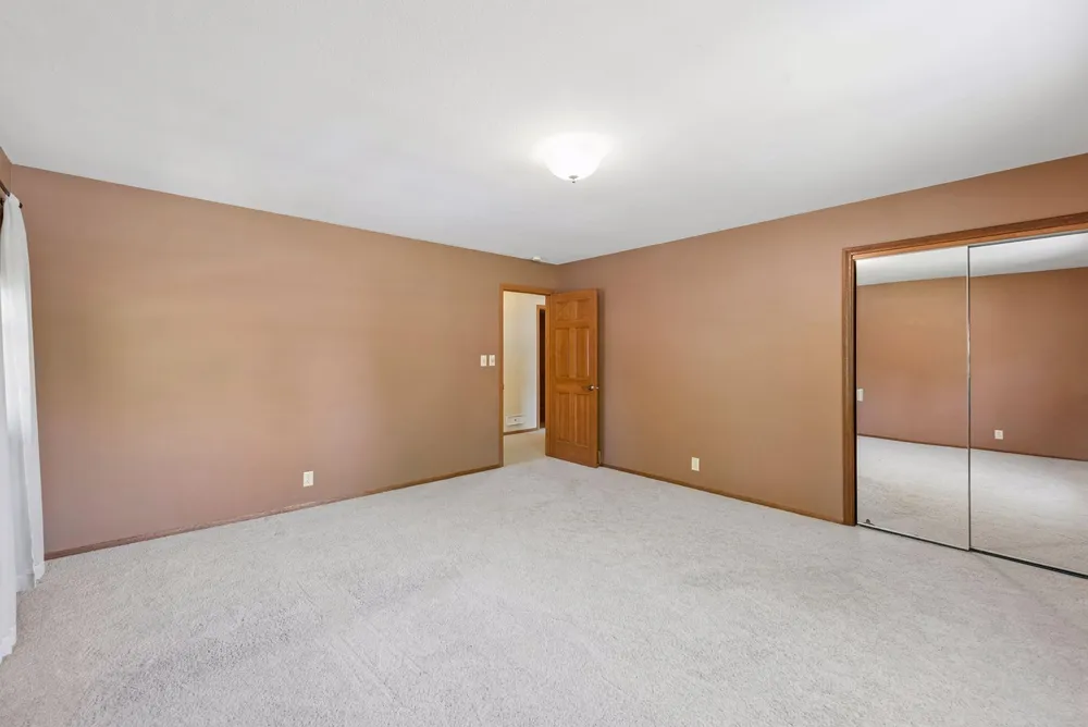 6717 Southdale Rd, Edina, MN 55435
