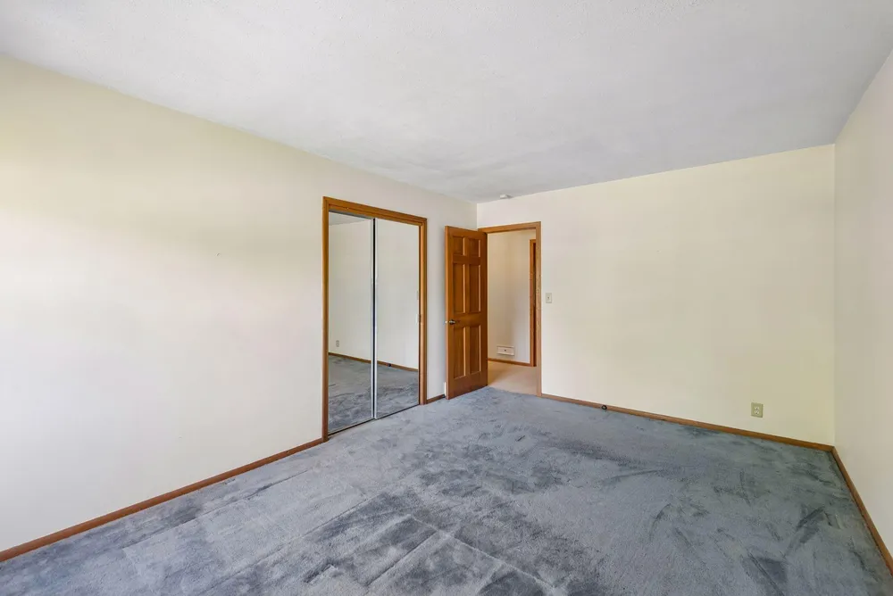 6717 Southdale Rd, Edina, MN 55435