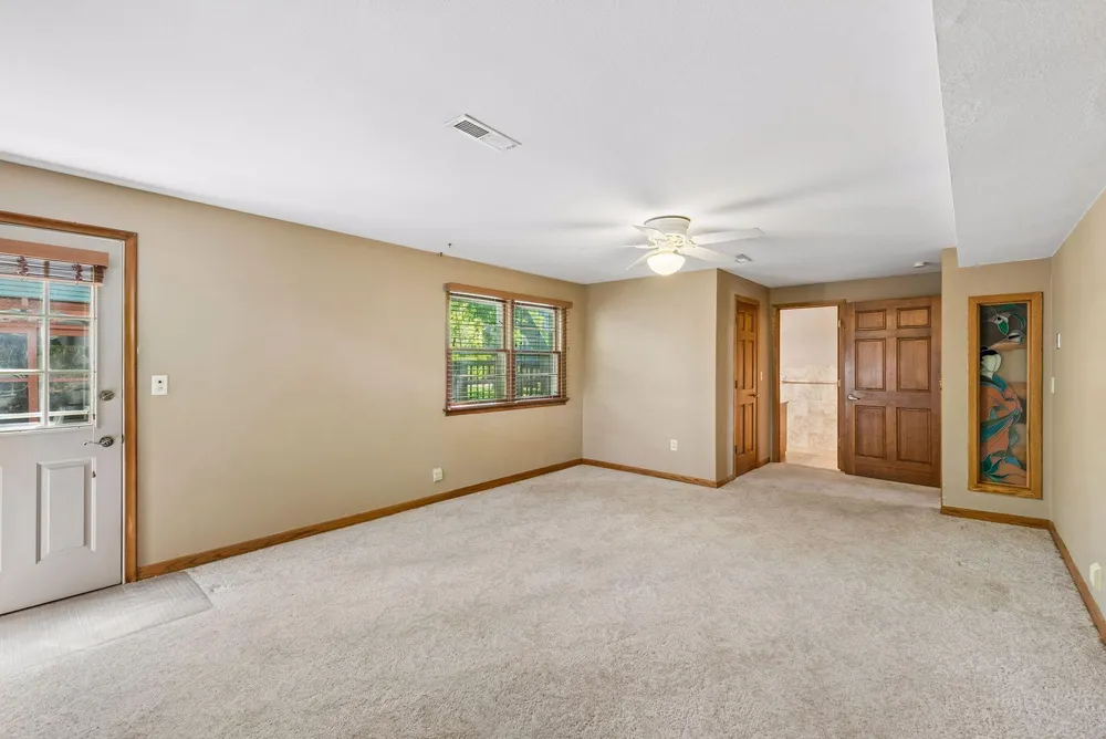 6717 Southdale Rd, Edina, MN 55435