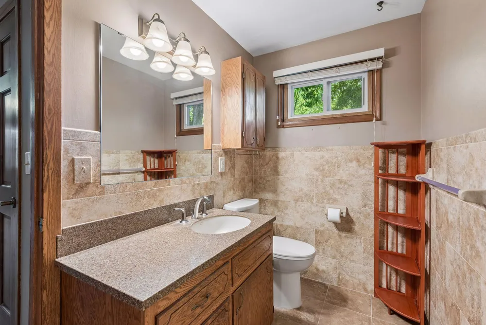 6717 Southdale Rd, Edina, MN 55435
