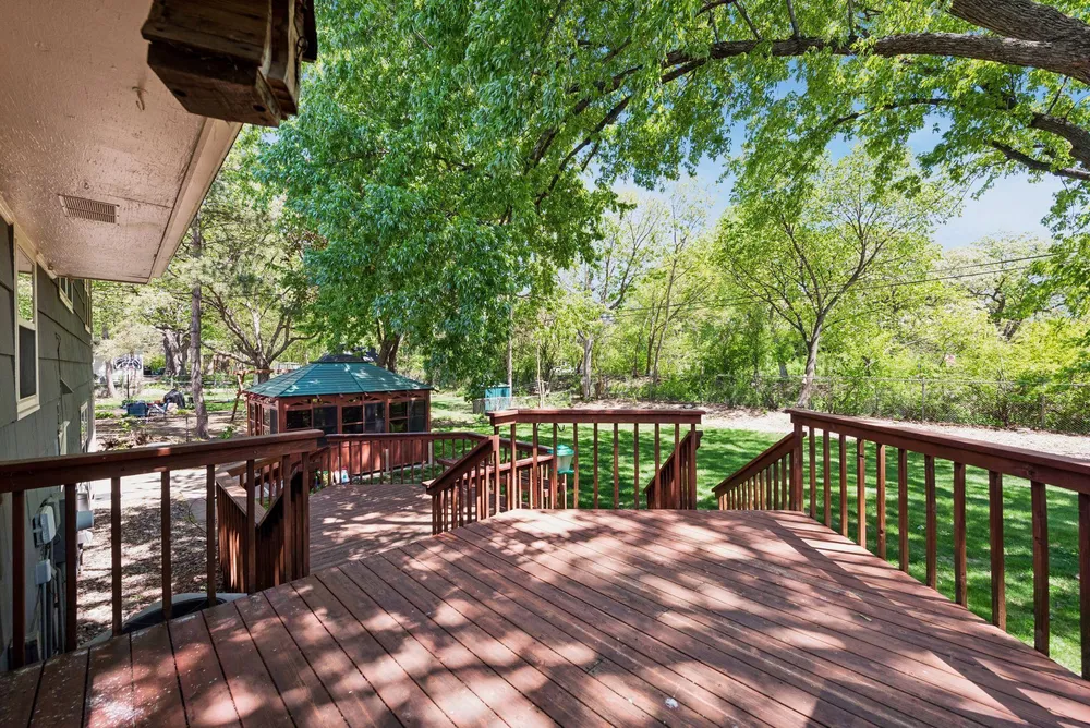 6717 Southdale Rd, Edina, MN 55435