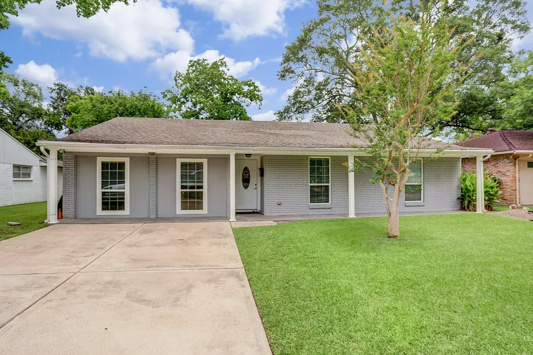12329 Ashcroft Dr, Houston, TX 77035