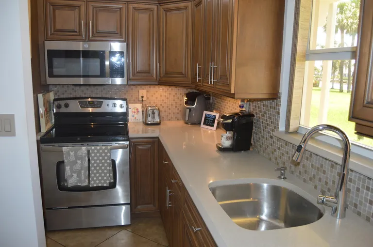 745 SE 19th Ave, Deerfield Beach, FL 33441