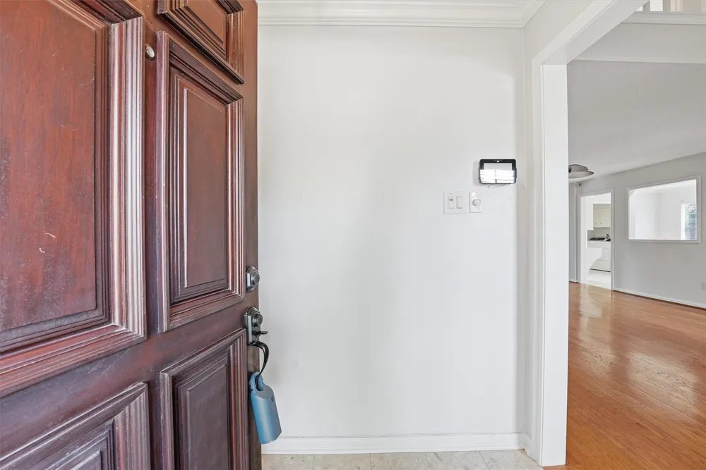 12527 Piping Rock Dr, Houston, TX 77077