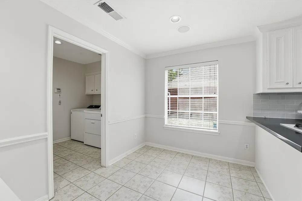 12527 Piping Rock Dr, Houston, TX 77077