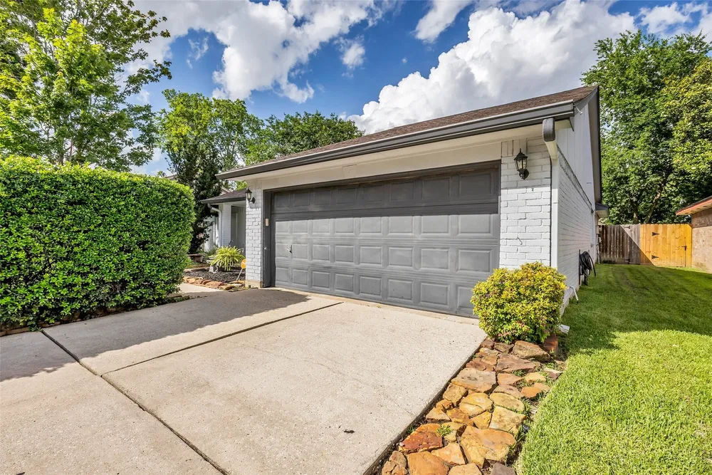 17314 Chapel Pine St, Spring, TX 77379