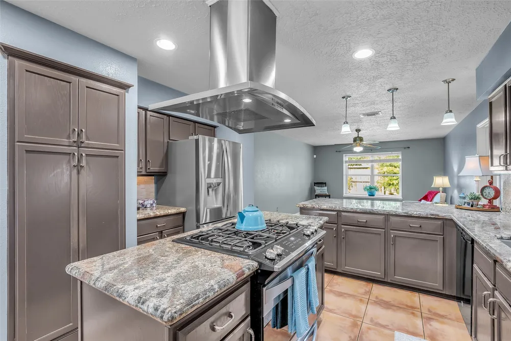 17314 Chapel Pine St, Spring, TX 77379