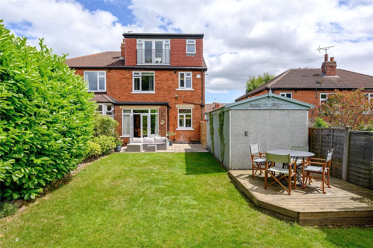 Kingswood Grove, Roundhay, Leeds, LS8