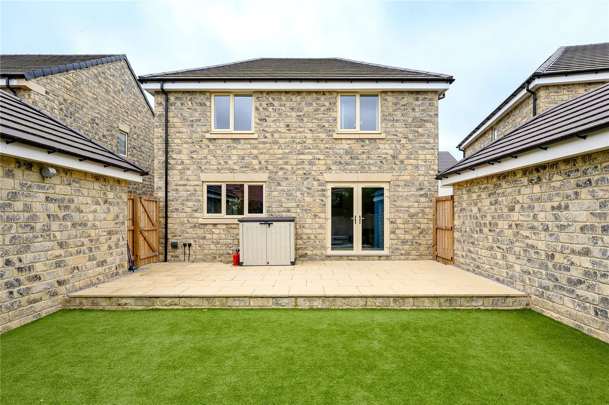 Johnson Crescent, Collingham, LS22