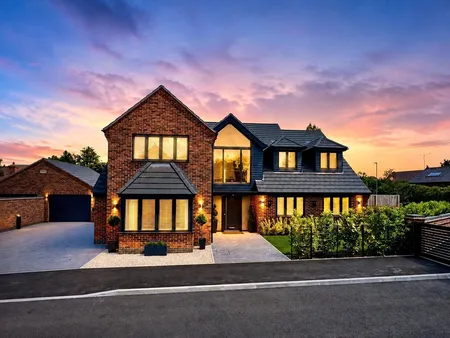 Shefford Road, Clophill, MK45