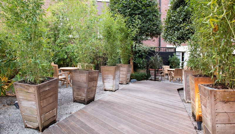 Stylish Studio Apartment with Access to Private Communal Garden Image 7