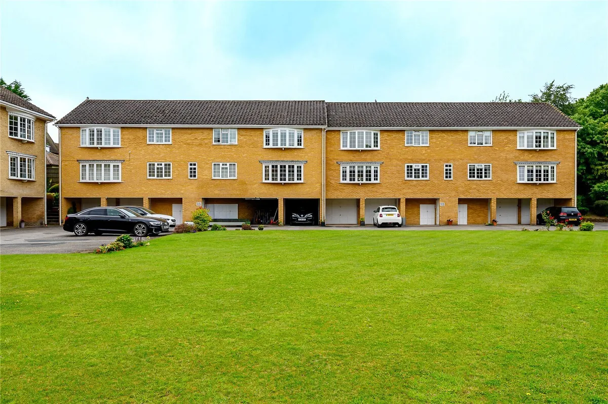 Leconfield Court, Wetherby, LS22
