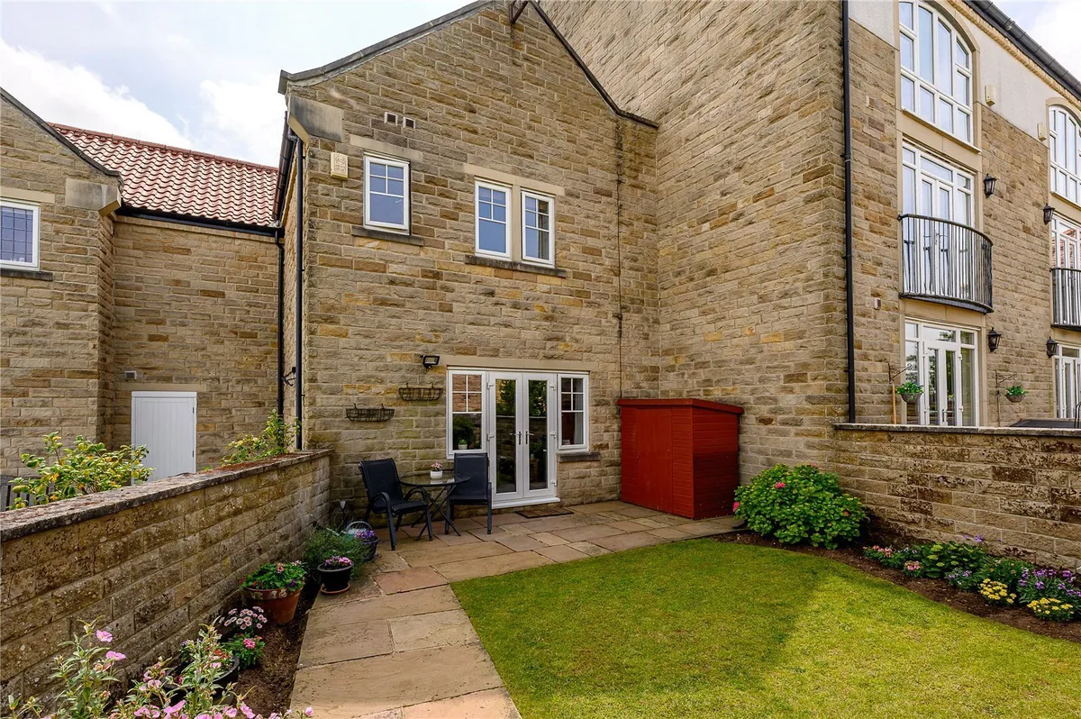 Micklethwaite Steps, Wetherby, LS22